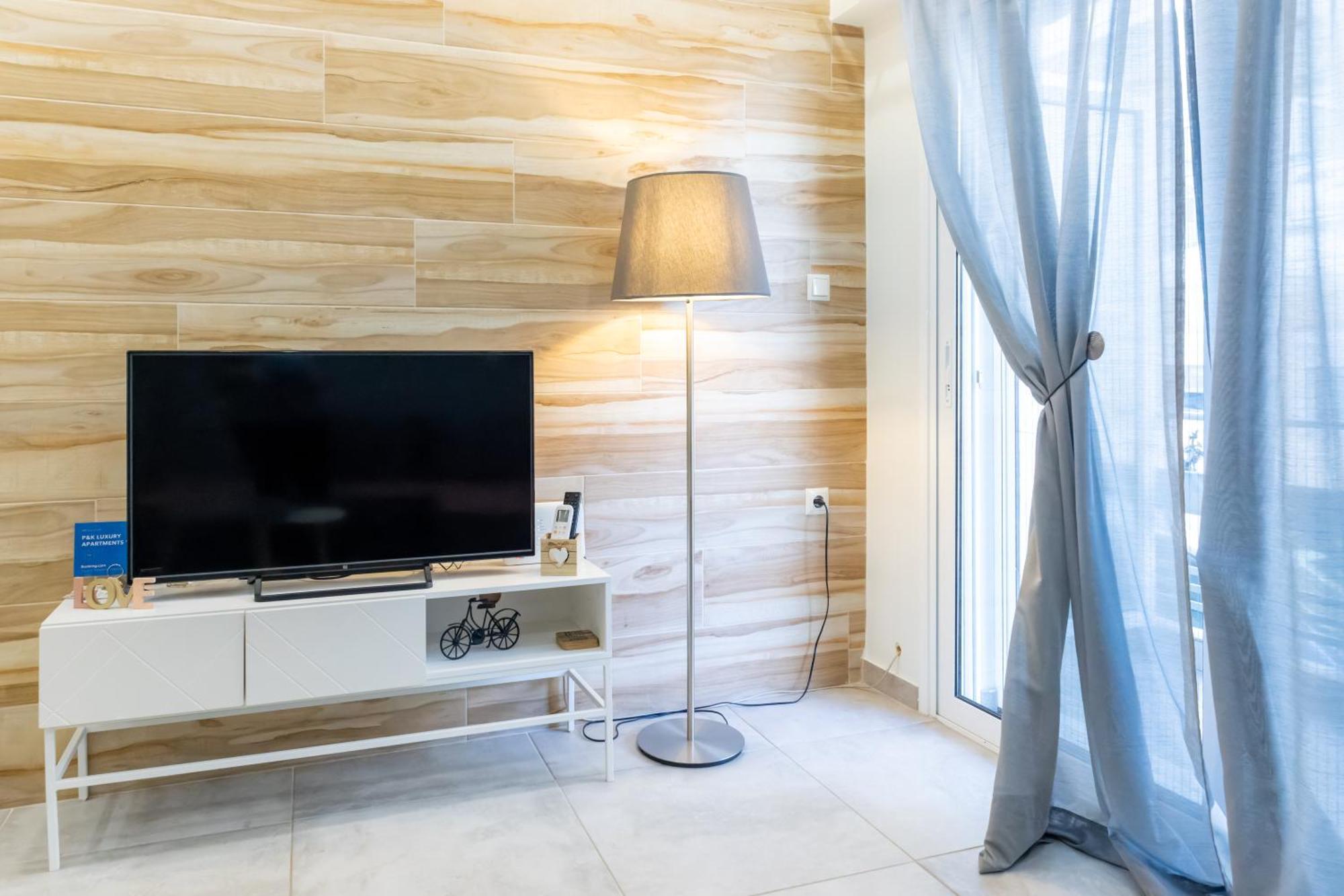 P&K Luxury Apartments 1 Каламата Экстерьер фото